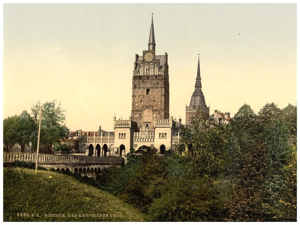 The Kroepeliner Gate, Rostock, Mecklenburg-Schwerin, Germany 0400-3804