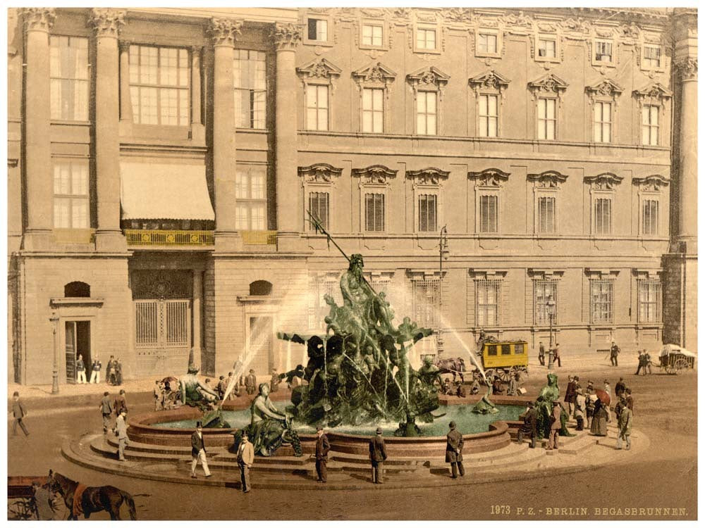 The Fountain, Royal Palace, Berlin, Germany 0400-3934