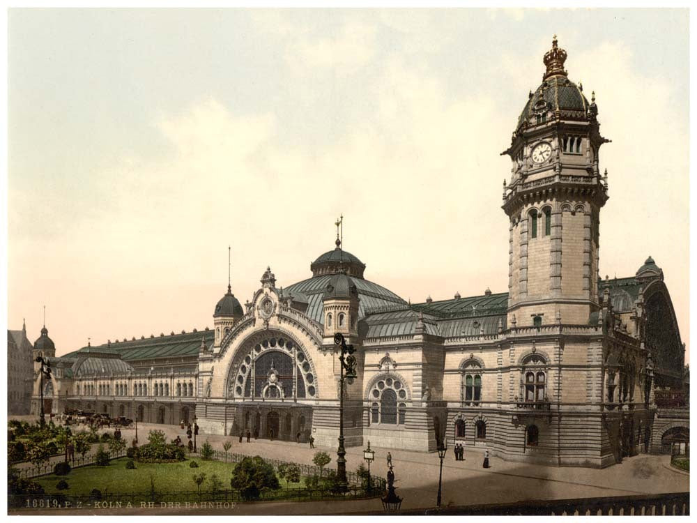 The railway station, Cologne, the Rhine, Germany 0400-4012
