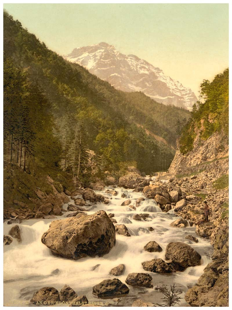 Klonthal, on the Klothal Road (Lontschtobel and Ruche Garnisch), Glarus, Switzerland 0400-4706