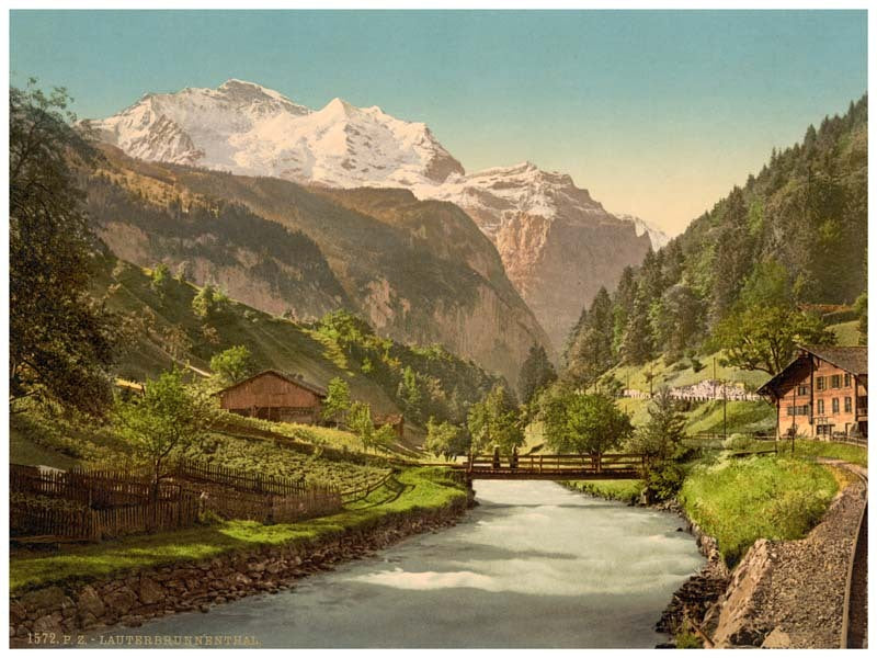 Jungfrau and Lauterbrunnen, Bernese Oberland, Switzerland 0400-4860
