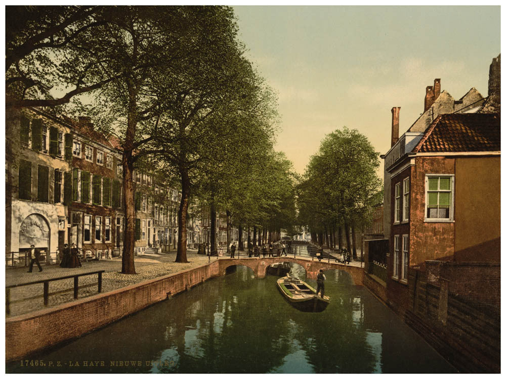 The New Uitleg (canal), Hague, Holland 0400-5210