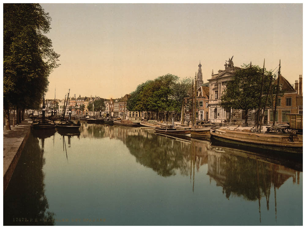 The Spaarne (river), Haarlem, Holland 0400-5217