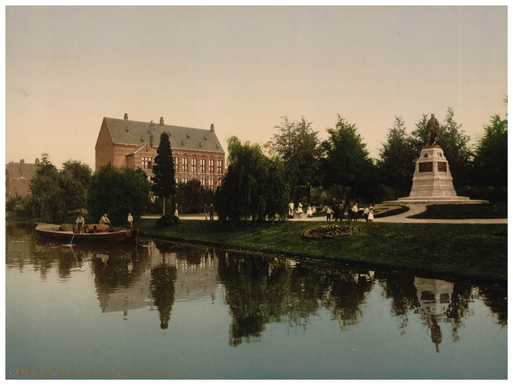 "Van der Werf" Park, Leiden, Holland 0400-5222