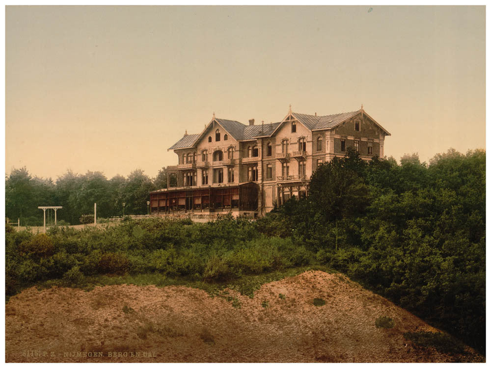 The Hotel Berg en Dal, Nijmegen, Holland 0400-5229