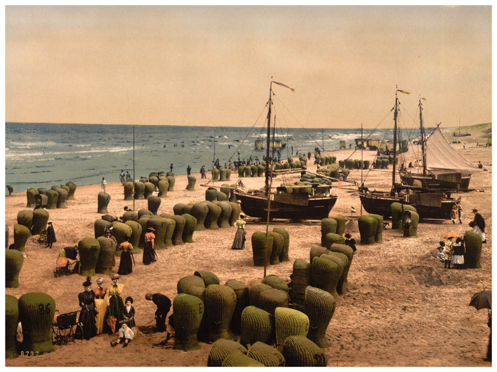 The beach, Scheveningen, Holland 0400-5254