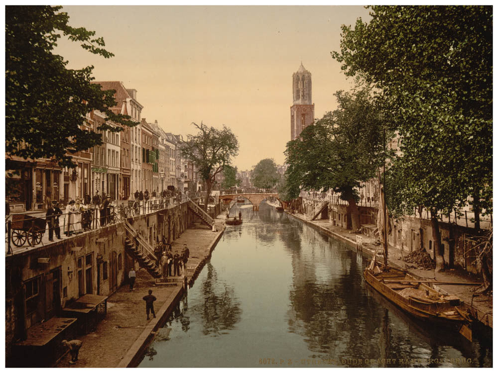 The Oude Gracht Hamburgerbrug, Utrecht, Holland 0400-5259