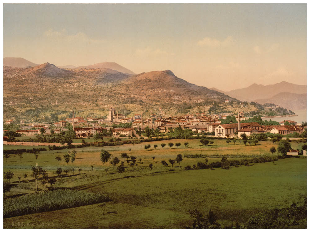 Intra, Lake Maggiore, Italy 0400-5452