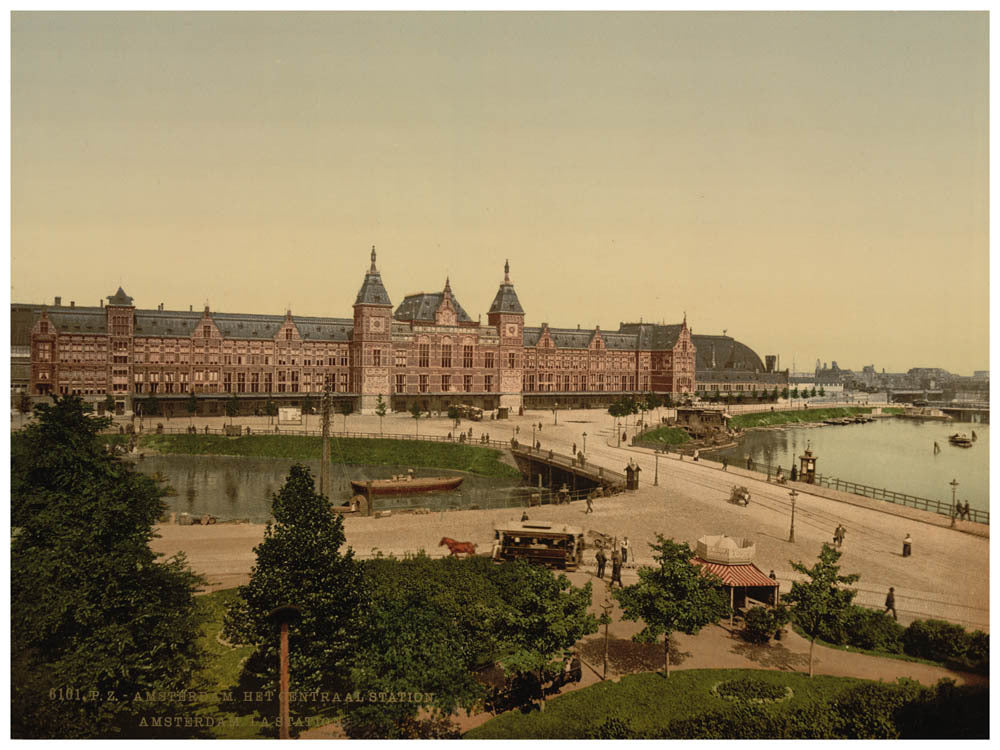The station, Amsterdam, Holland 0400-5661