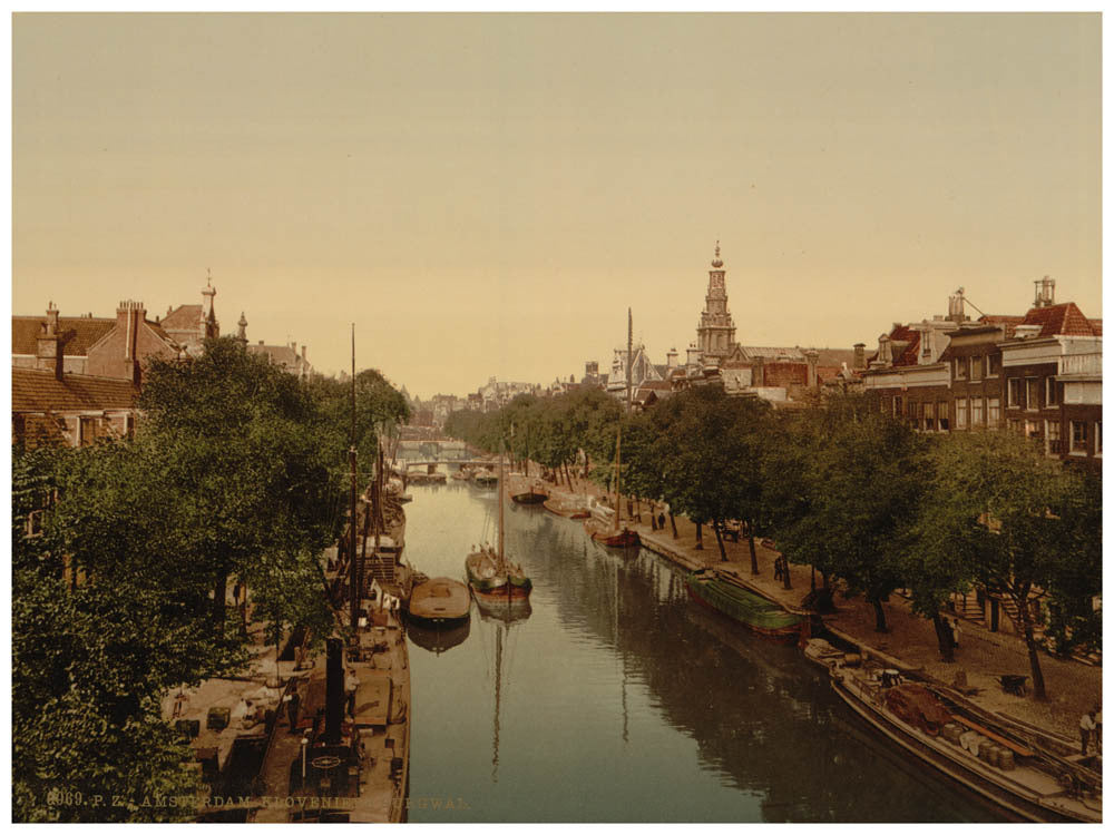 Kloveniersburgwal (canal), Amsterdam, Holland 0400-5669