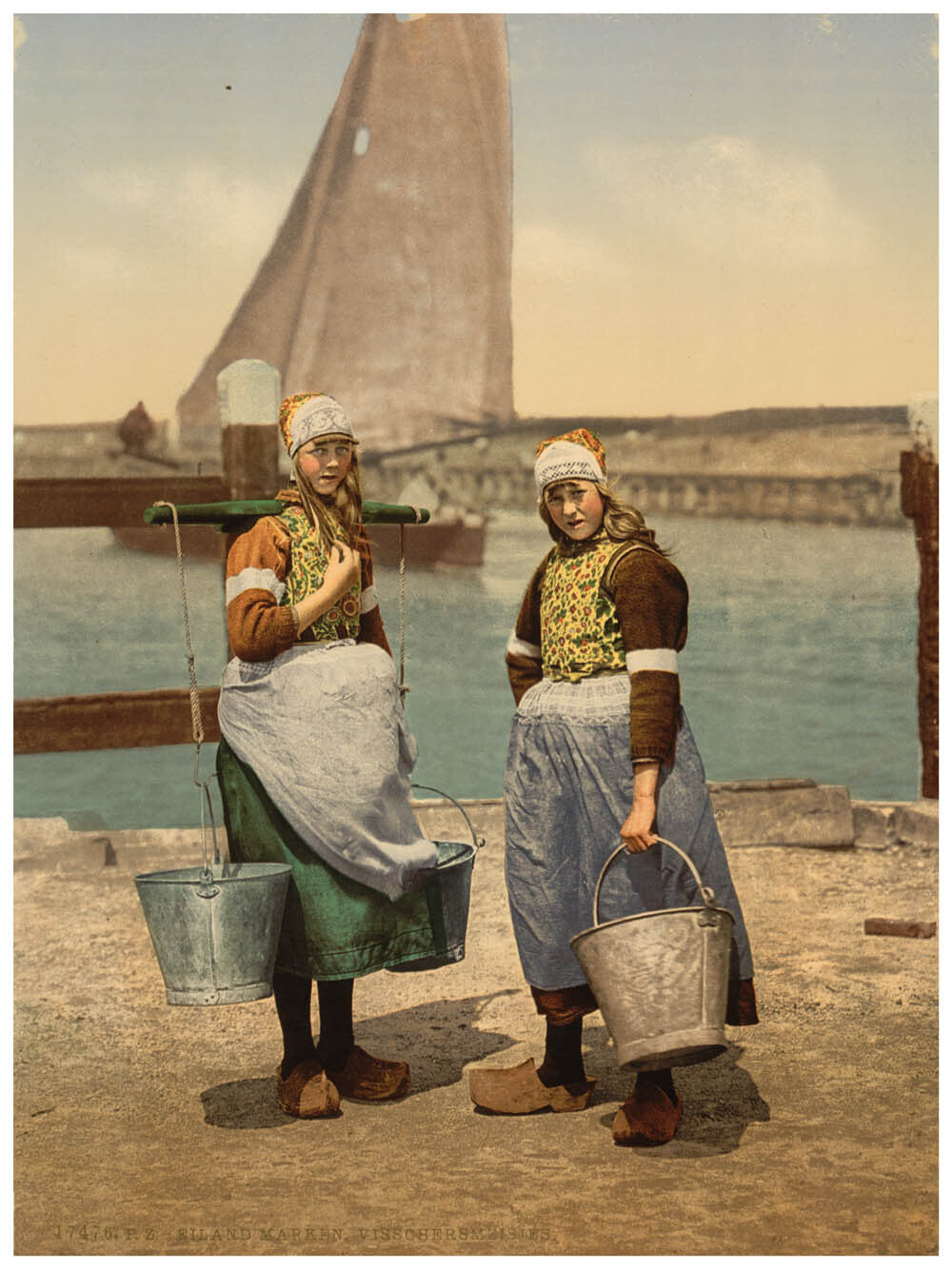 Native girls, Marken Island, Holland 0400-5694