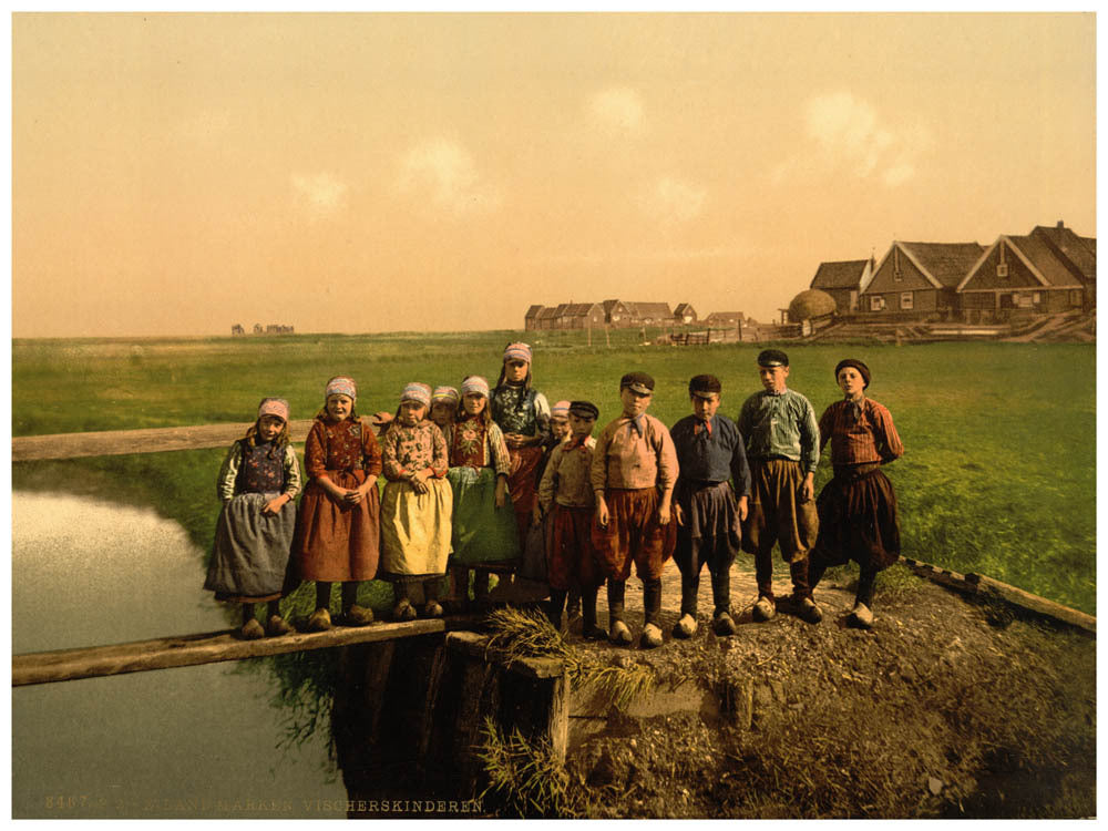 Native children, Marken Island, Holland 0400-5695