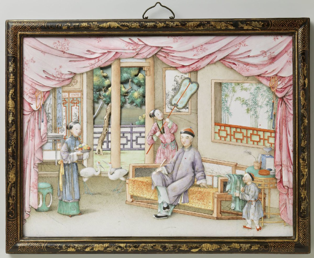 Plaque met een interieur met figuren
