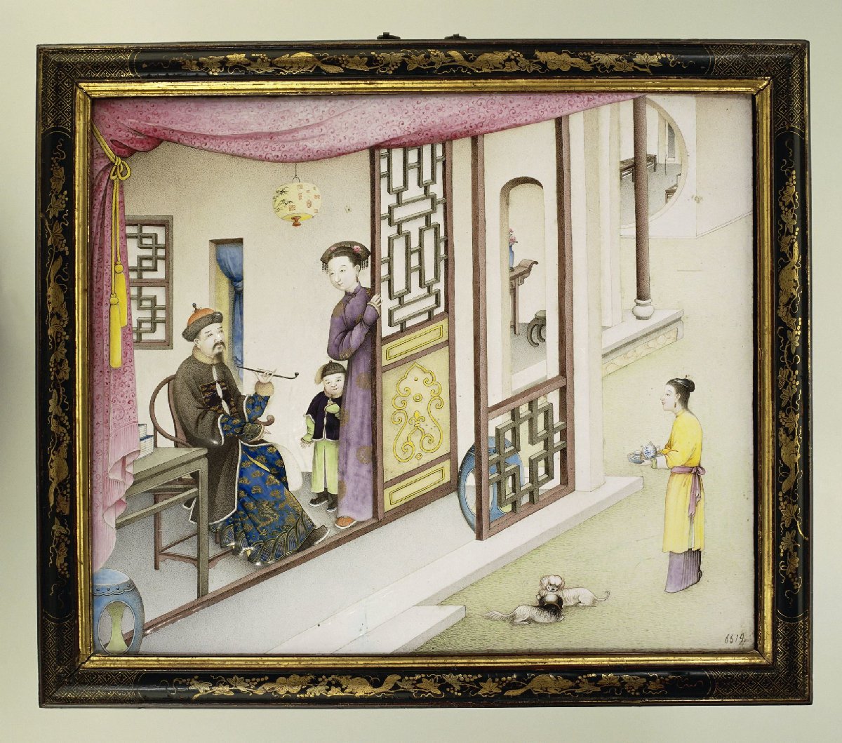 Plaque met een voorstelling in geschilderde emails: figuren in een paviljoen